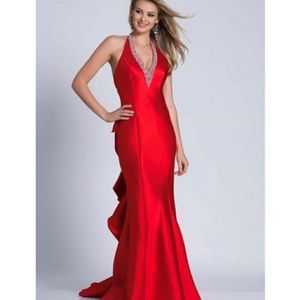 Dave & Johnny gown 5/6